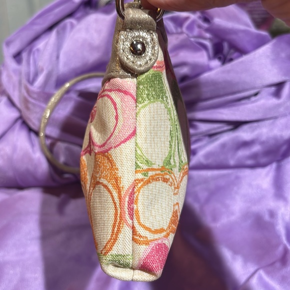 Coach Poppy Wristlet - Picture 6 of 15